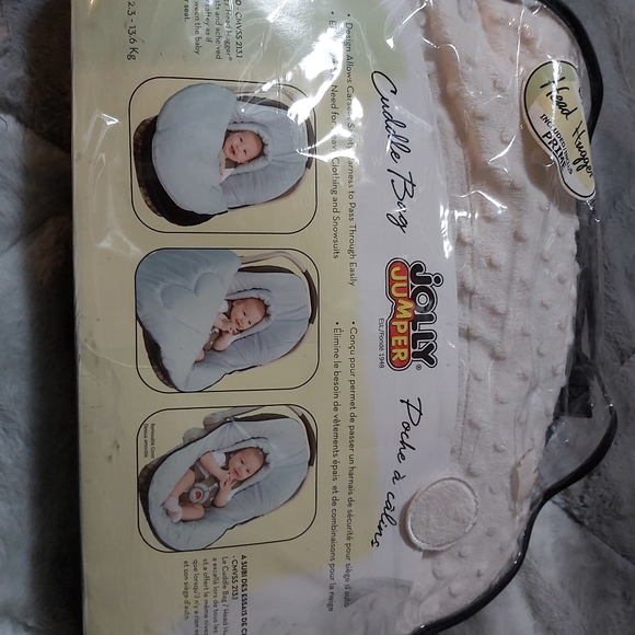 Carseat snuggles - Picture 2 of 2